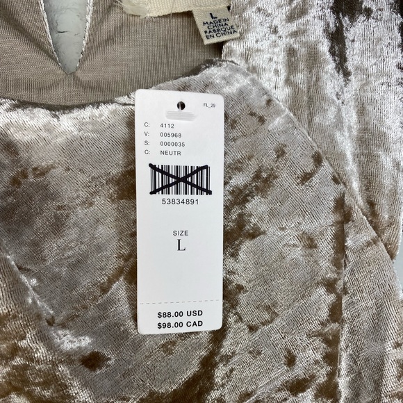 🆕 Porridge Clothing Jessie Velvet Halter Top - Picture 9 of 9